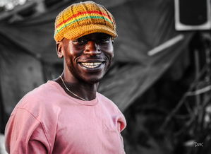 星空体育平台-英超比赛中裁判语调与非语言行为对球员情绪波动的影响，用语言或行为对裁判员的判决表示异议