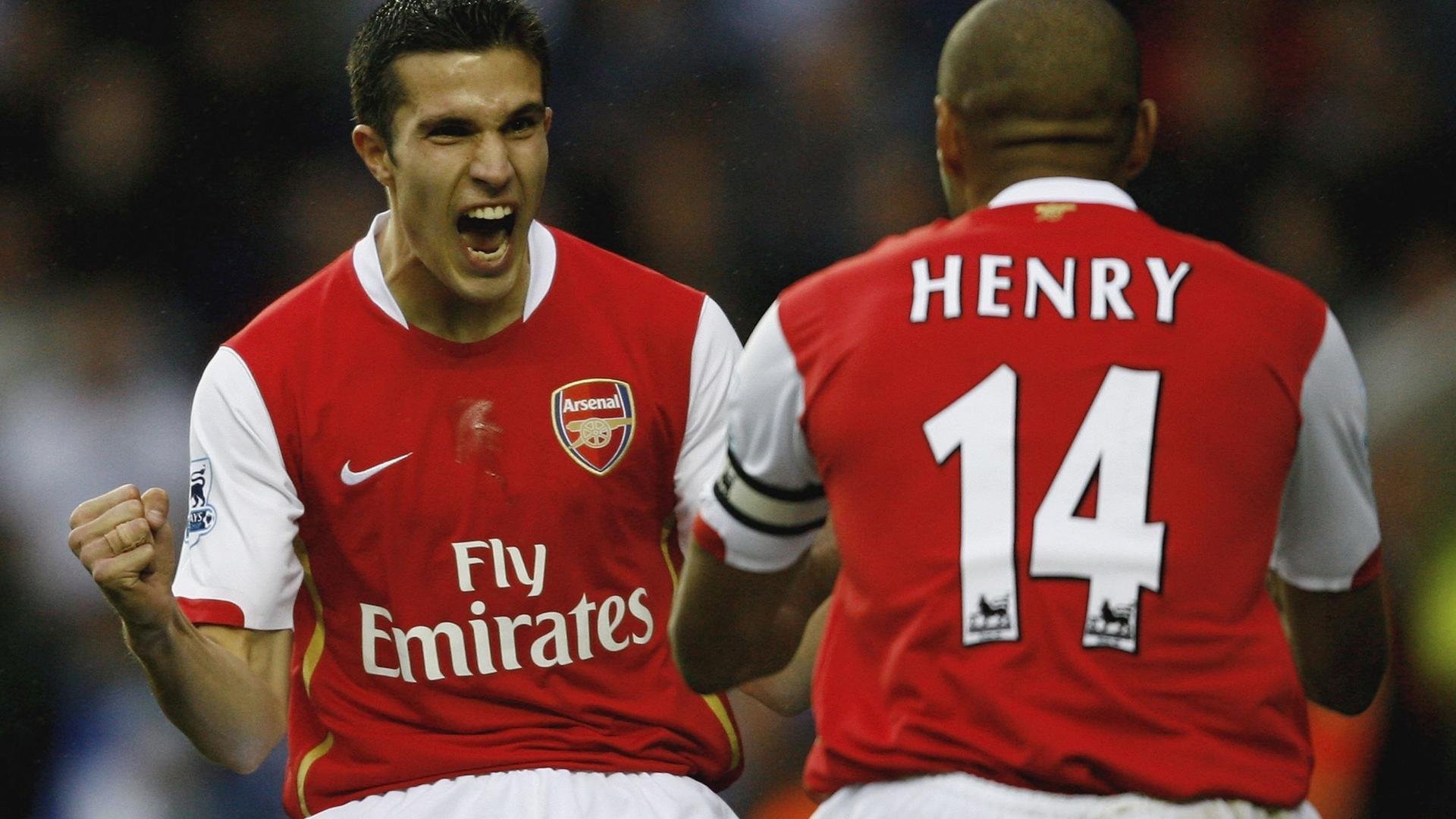 星空·综合体育-_虚拟实境自行车赛：穿越全球名胜_，驾驶自行车虚拟